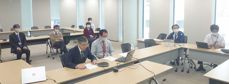 Tokyo Typhoon Center head (back left) and RSCM-Tokyo presenters