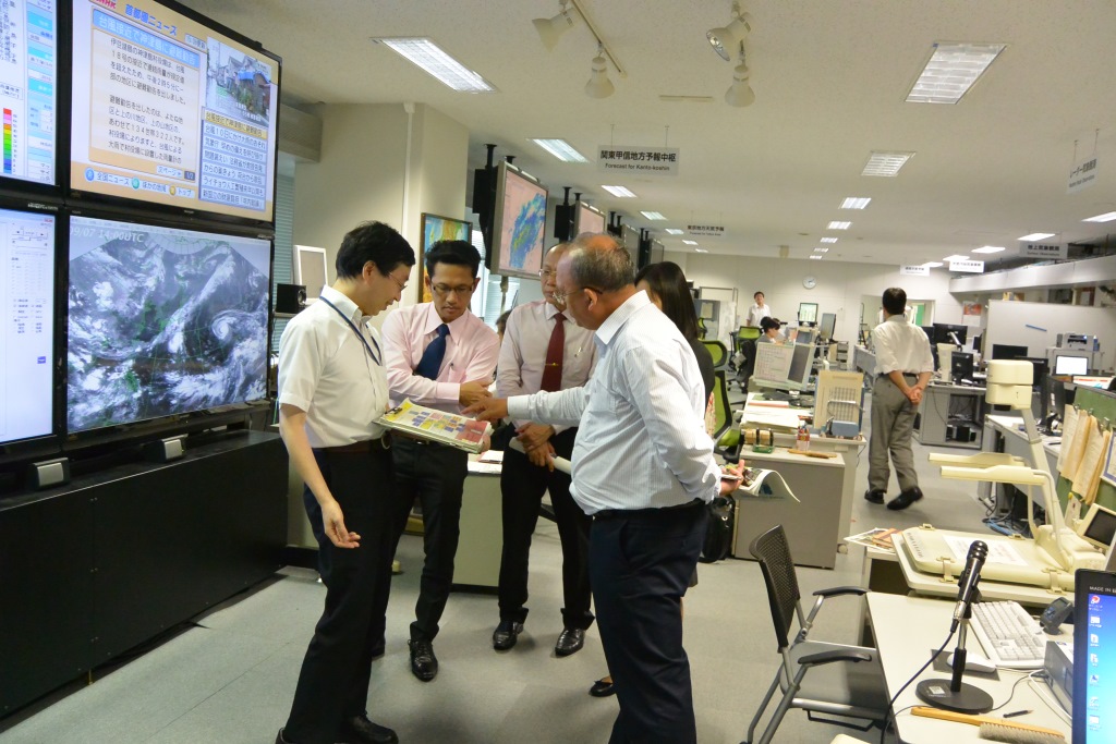 A visit by the Deputy Director-General, TMD
