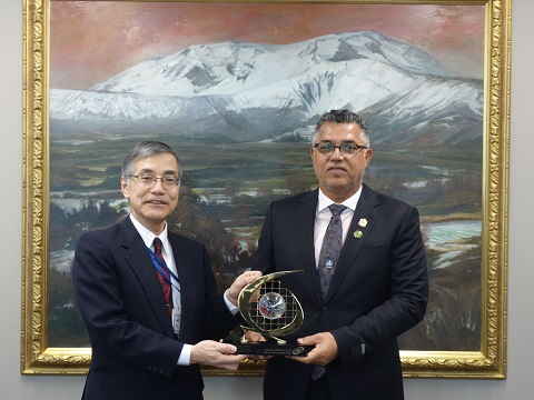 With JMA Director-General OBAYASHI Masanori