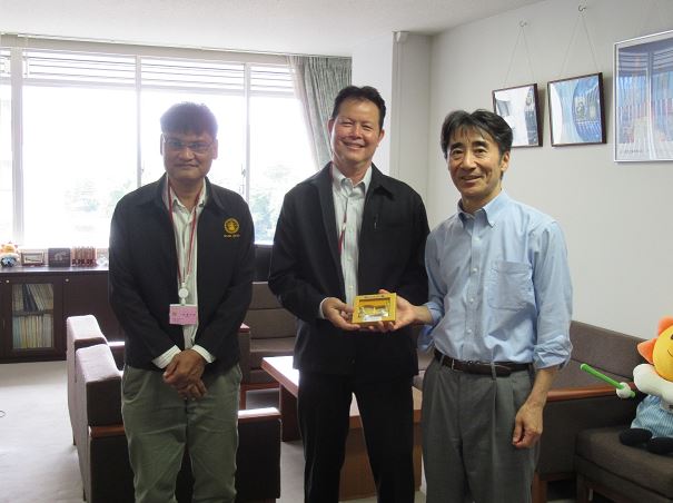 TMD officers with Observation Department Director-General DESHIMARU Takuya